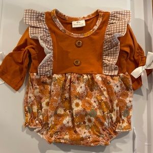 Adorable romper bubble sleeve jumper fall floral flower print flutter plaid